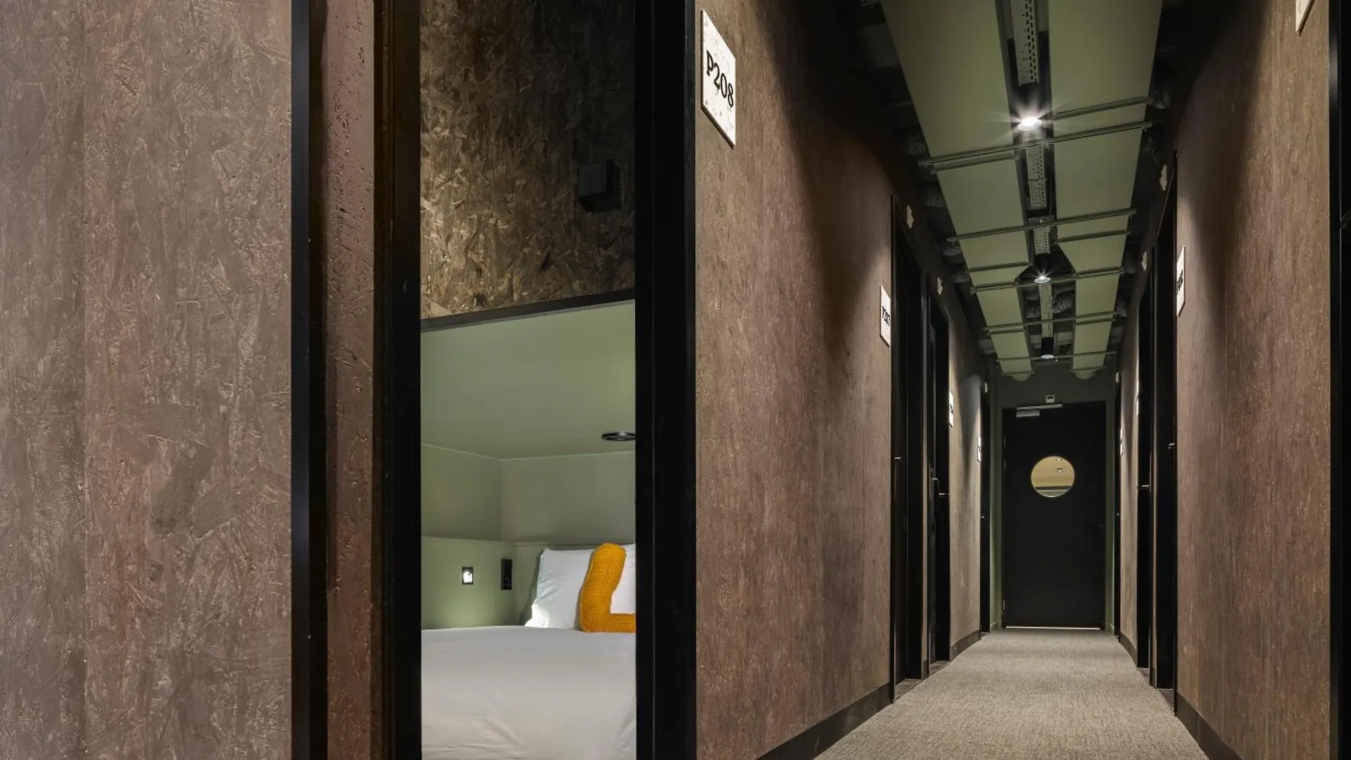 Pods By The Usual Rotterdam Hostel Netherlands